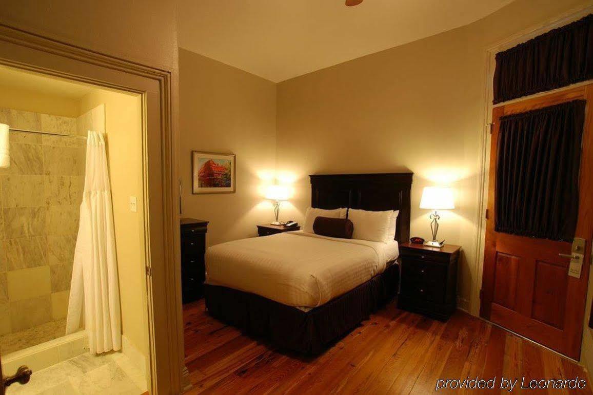 Lamothe House Hotel A French Quarter Guest Houses Property New Orleans Exterior photo